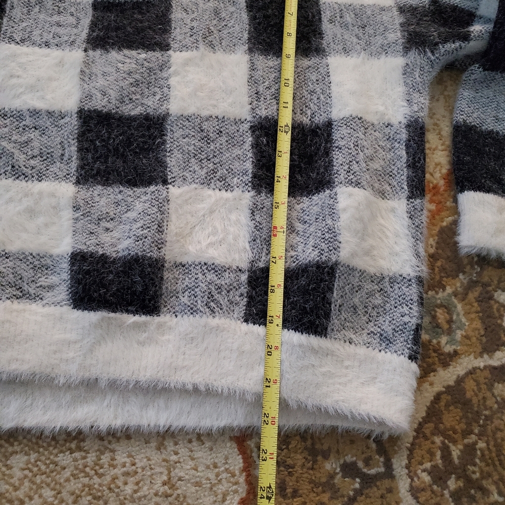 EXPRESS Furry Buffalo Check Cozy Soft Cabincore Sweater L - Picture 8 of 10